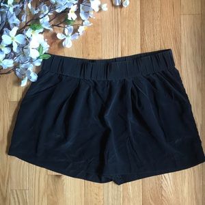 BCBG Silk Stretch Flowy Black Shorts Size Medium